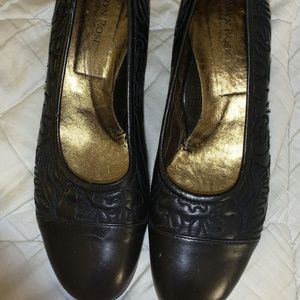 Vintage Taryn Rose Pumps